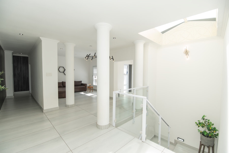 6 Bedroom Property for Sale in Beachview Eastern Cape